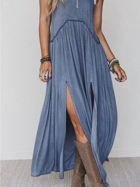 POL Dusty Blue Babydoll Maxi Dress with Front Slits Size L pre- owned.